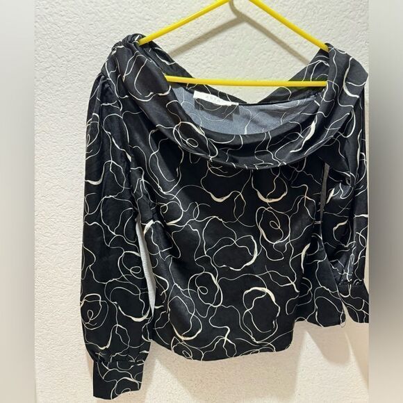 NWT ASTR The Label Asymmetrical Black & White Ruffle Abstract Blouse Size XS - Picture 2 of 9